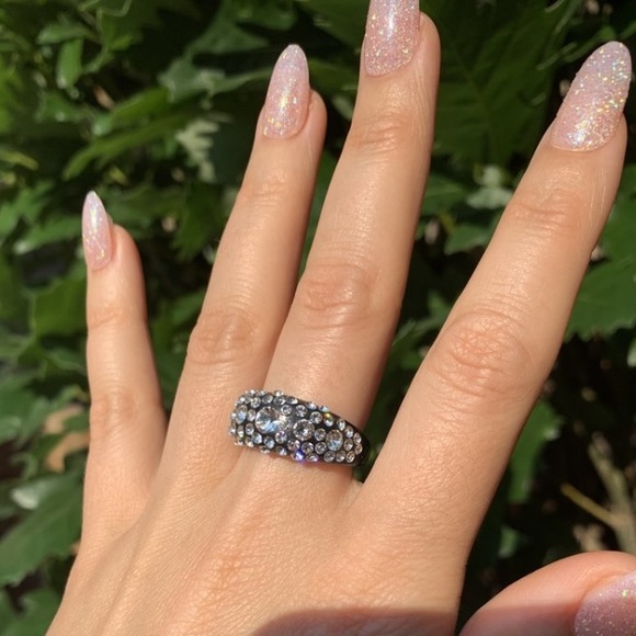 Black acrylic ring embellished with Crystal gemstones, trendy statement ring. - Picture 10 of 13